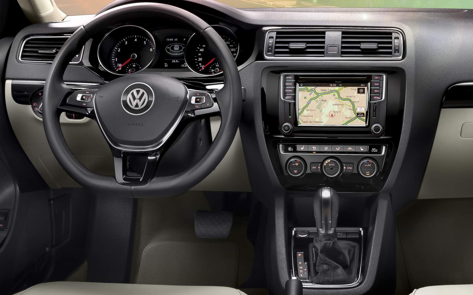Volkswagen Jetta 2017 - Interior