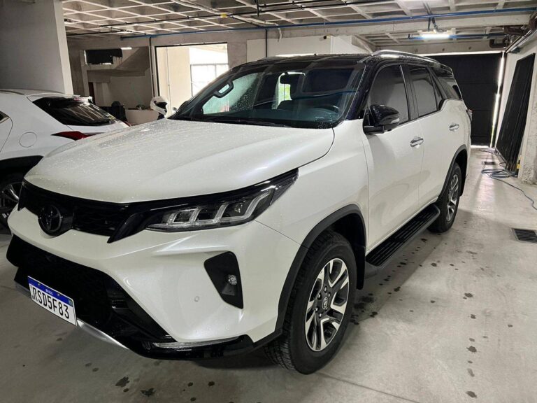 Toyota SW4 CNPJ 2023 – Preços, itens de série, versões e consumo