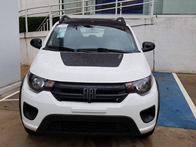 Fiat Mobi 2023 tem redução de até R$ 11.100 para PcD em dezembro