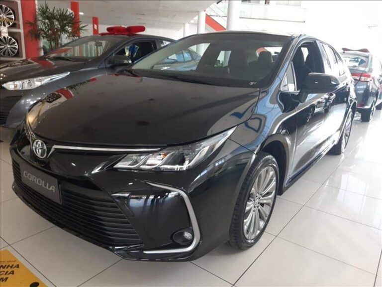 Toyota Corolla tem redução de até R$ 18.412 para PcD em janeiro de 2023