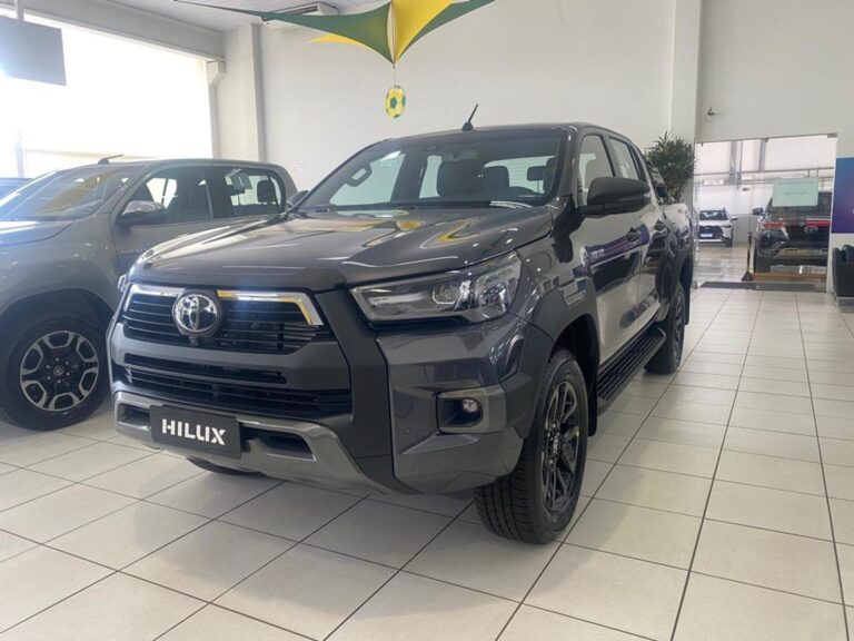 Toyota Hilux tem preço inicial de R$ 220.690 em fevereiro 2023