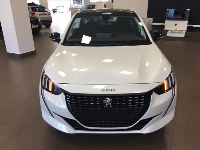Peugeot 208 PcD tem descontos de até R$ 11.619 em março de 2023