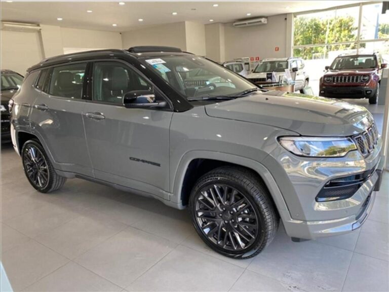 Jeep Compass PcD tem desconto de R$ 28.069 em abril 2023