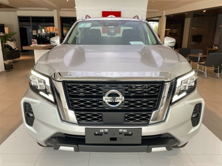 Nissan Libera Frontier Attack com desconto incrível de R$ 55 mil