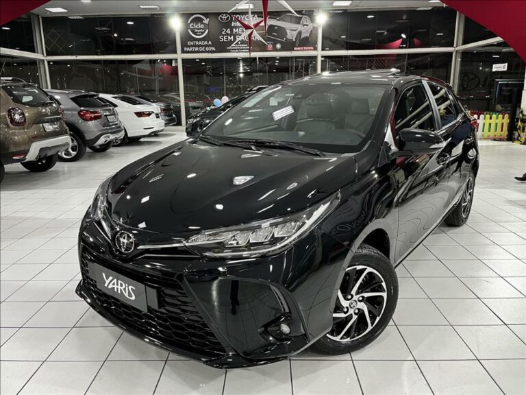 Toyota Yaris 2024: veja quanto custa o IPVA, revisões e seguro