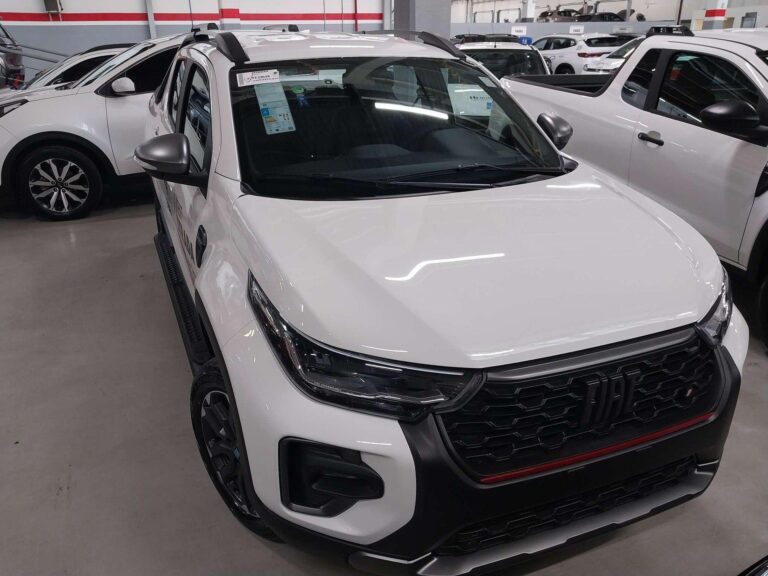 Fiat baixa preço da Strada Volcano em R$ 7 mil em oferta