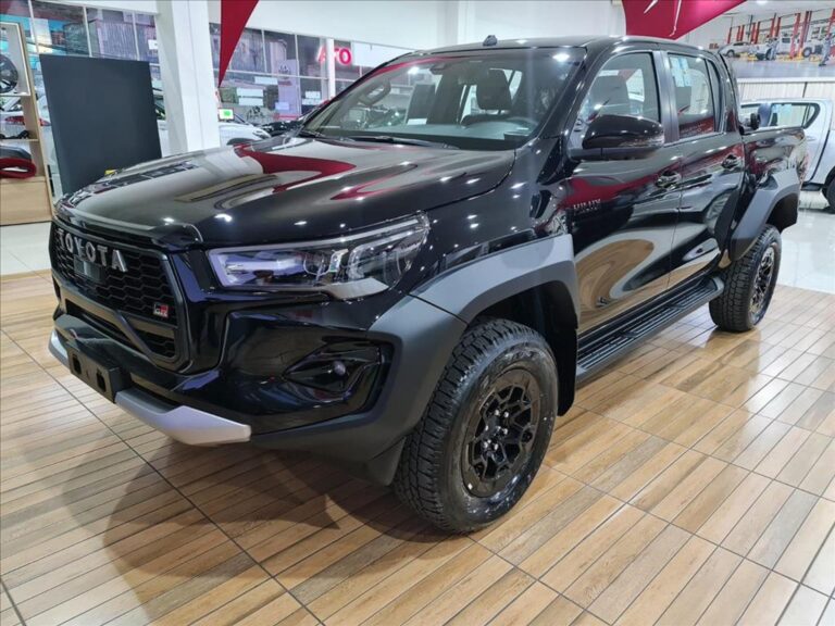Veja a ficha técnica, preço e equipamentos do Hilux SRV 2024