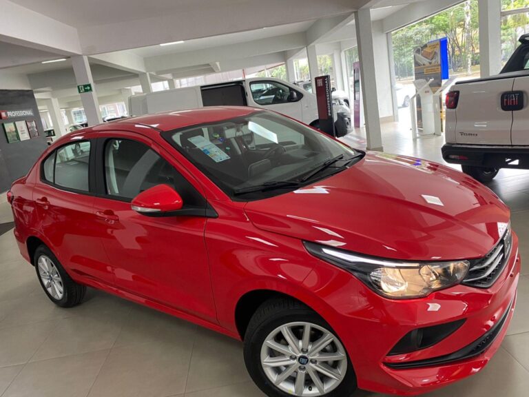 Novo Fiat Cronos Drive 1.3 AT 2024: Ficha técnica, preço e itens