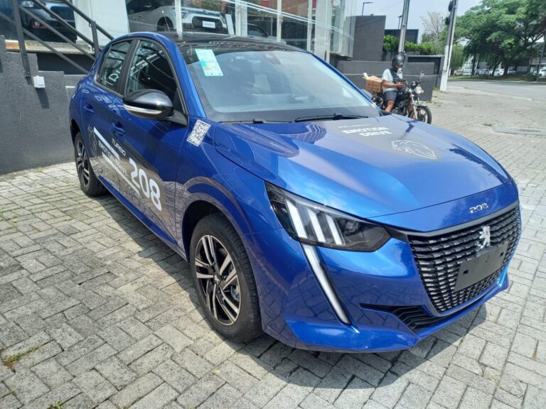 Peugeot 208 Roadtrip está com desconto de R$ 14 mil
