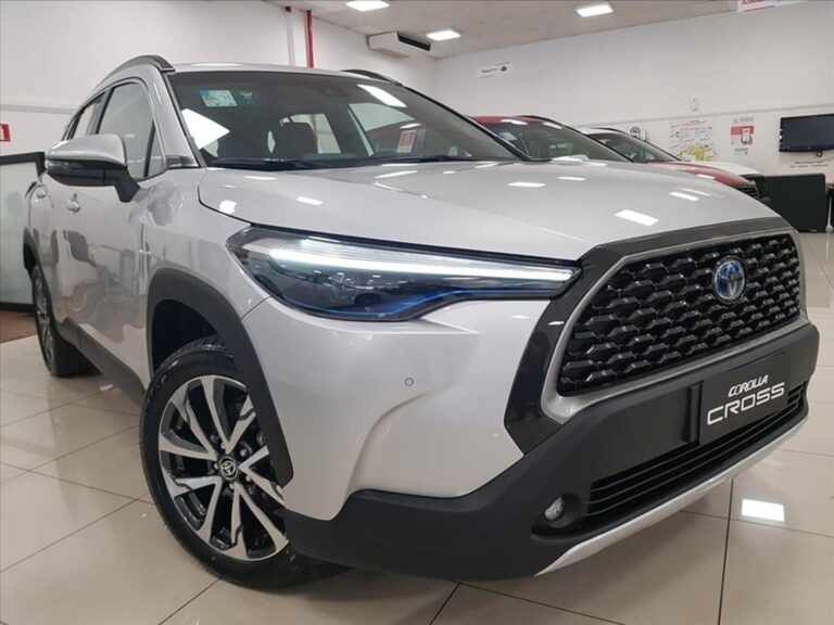Toyota Corolla Cross XRE reduz preço em R$ 27 mil em outubro