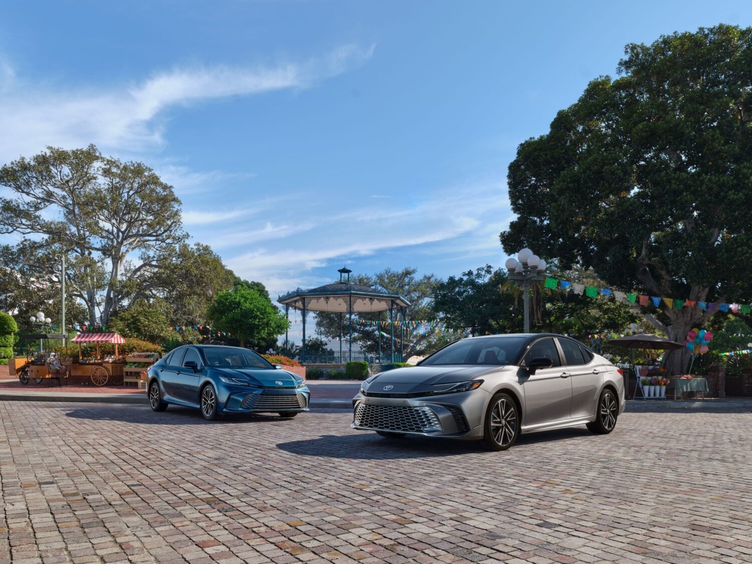 Toyota lança o Camry 2025: Mais potente, totalmente híbrido e estiloso