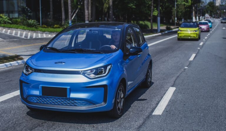 E-JS1: carro elétrico da JAC terá desconto exclusivo para motoristas da Uber