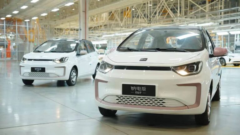 JAC lança primeiro EV com bateria de sódio sem lítio