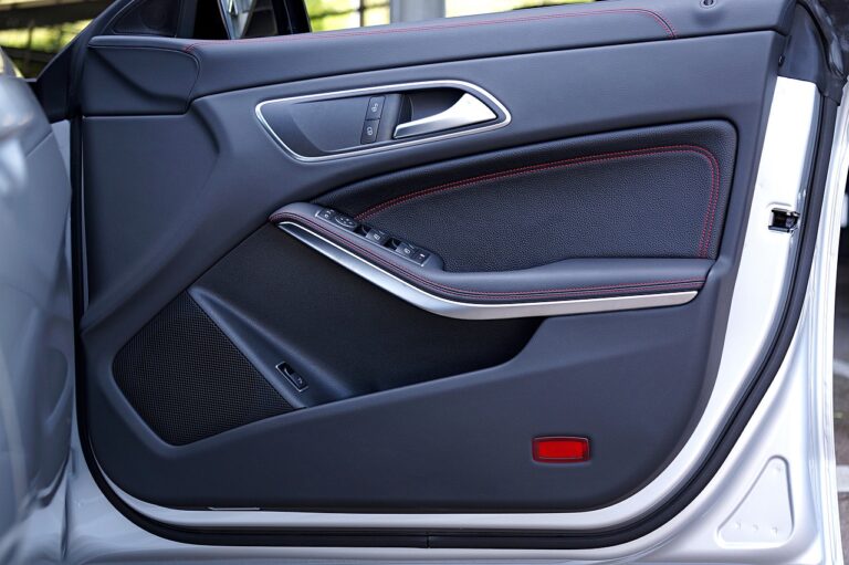 Por que fazer a lubrificação das portas do carro é tão importante?