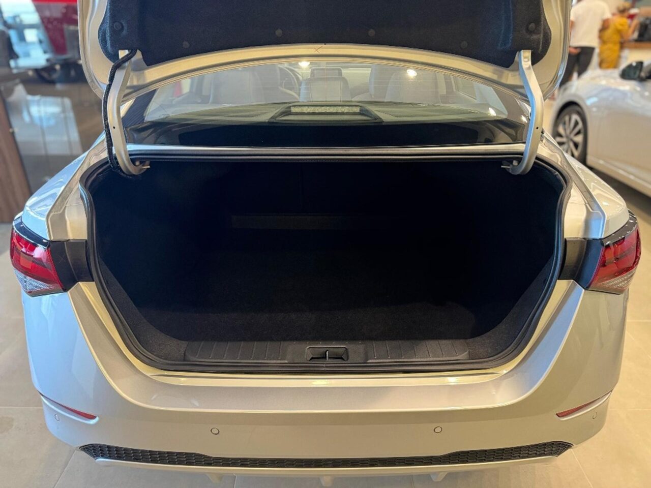 Nissan Sentra Exclusive 2024