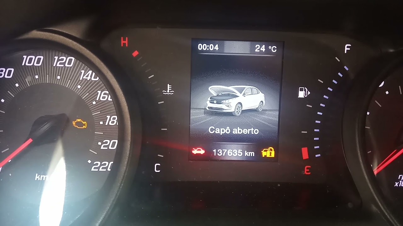Esta imagem mostra uma pane elétrica no veículo onde no painel de intrumentos do carro mostra todos os sensores apresentando falhas (Foto: Demonstração)