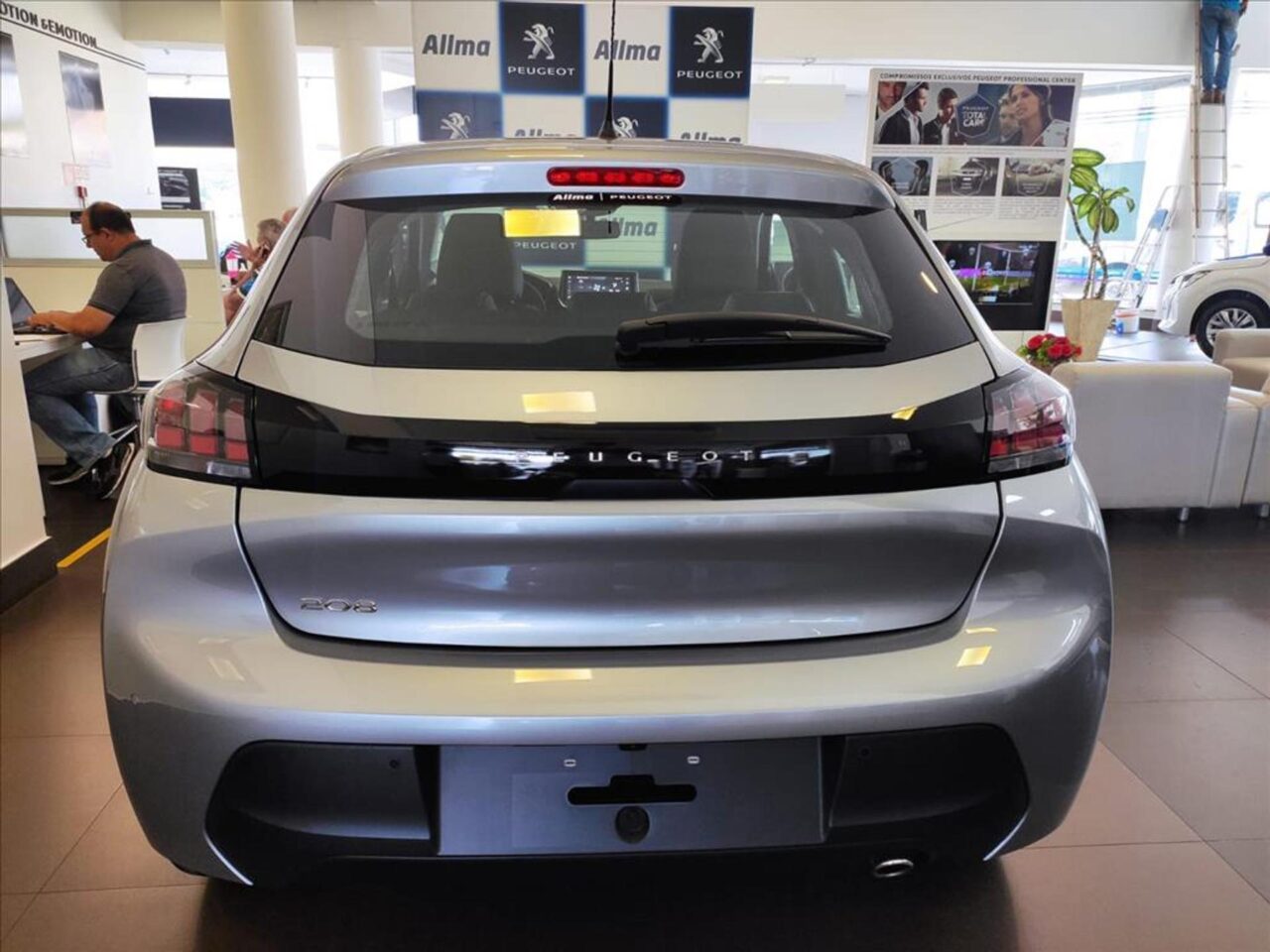 Peugeot 208 PcD 2024