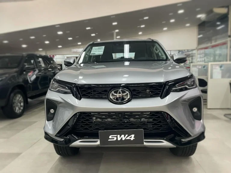 Toyota SW4 SRX Platinum 2024: Ficha técnica, preço e itens