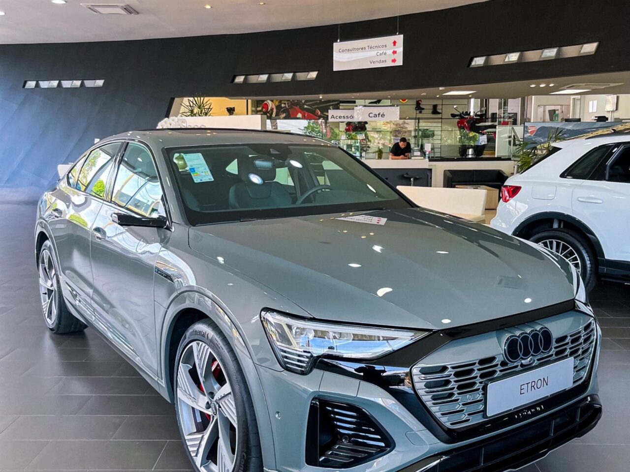 Audi Q8 E-tron Launch Edition 2024