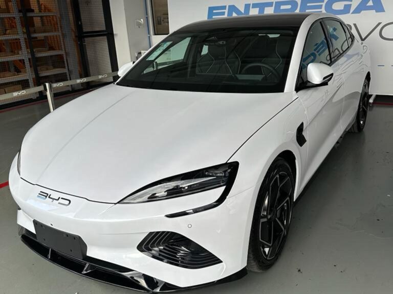 BYD Seal 2024: Ficha técnica, preço e itens
