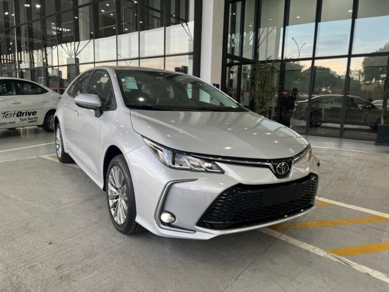Toyota Corolla XEi PcD em janeiro de 2024 tem desconto de R$ 17 mil