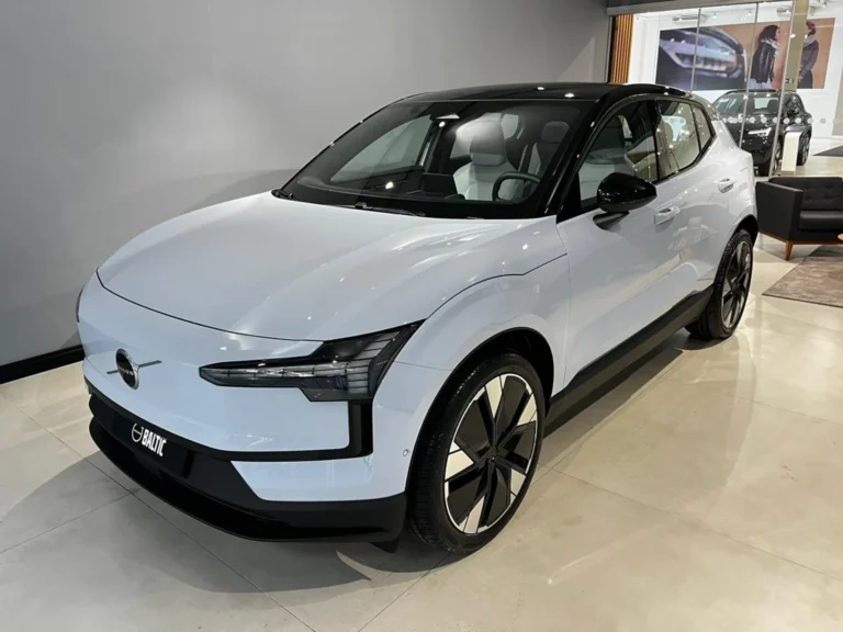 Volvo EX30 Core 2024: Ficha técnica, preço e itens