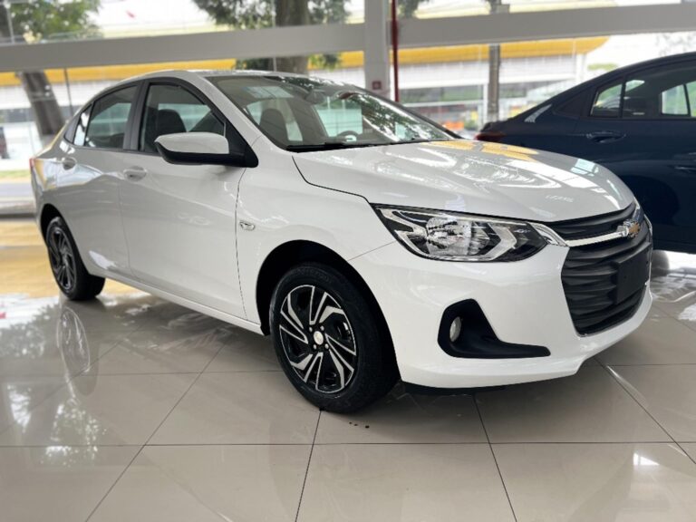 Chevrolet Onix Plus com descontos de até R$ 25.590 para PcD