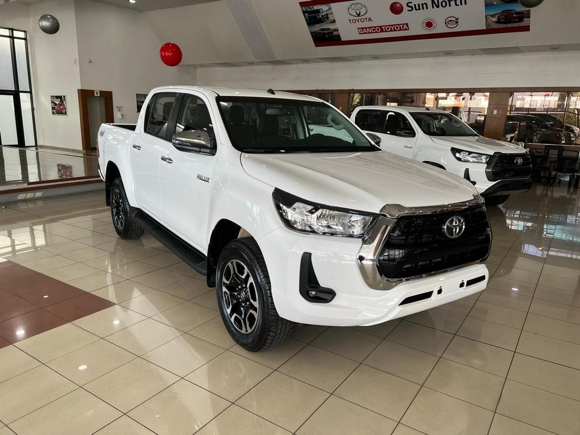 Toyota Hilux SR 2024