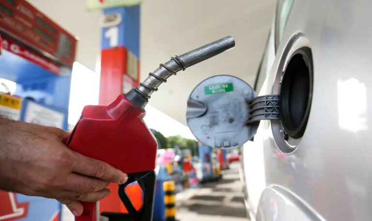 Feriado de Páscoa: gasolina aditivada é a melhor opção para pegar estrada?