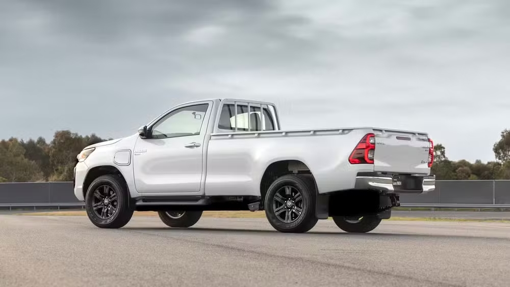 Toyota Hilux BEV 2025