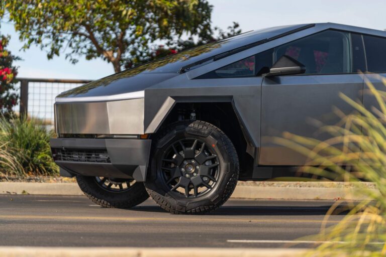 Recall do Cybertruck: Tesla retira quase 4 mil unidades devido a falha no pedal