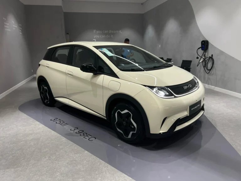 BYD Dolphin registra uma queda nas vendas de 40% em abril