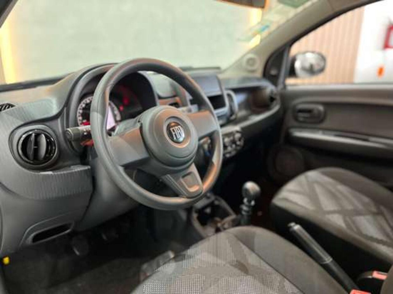 Fiat Mobi Like 2025