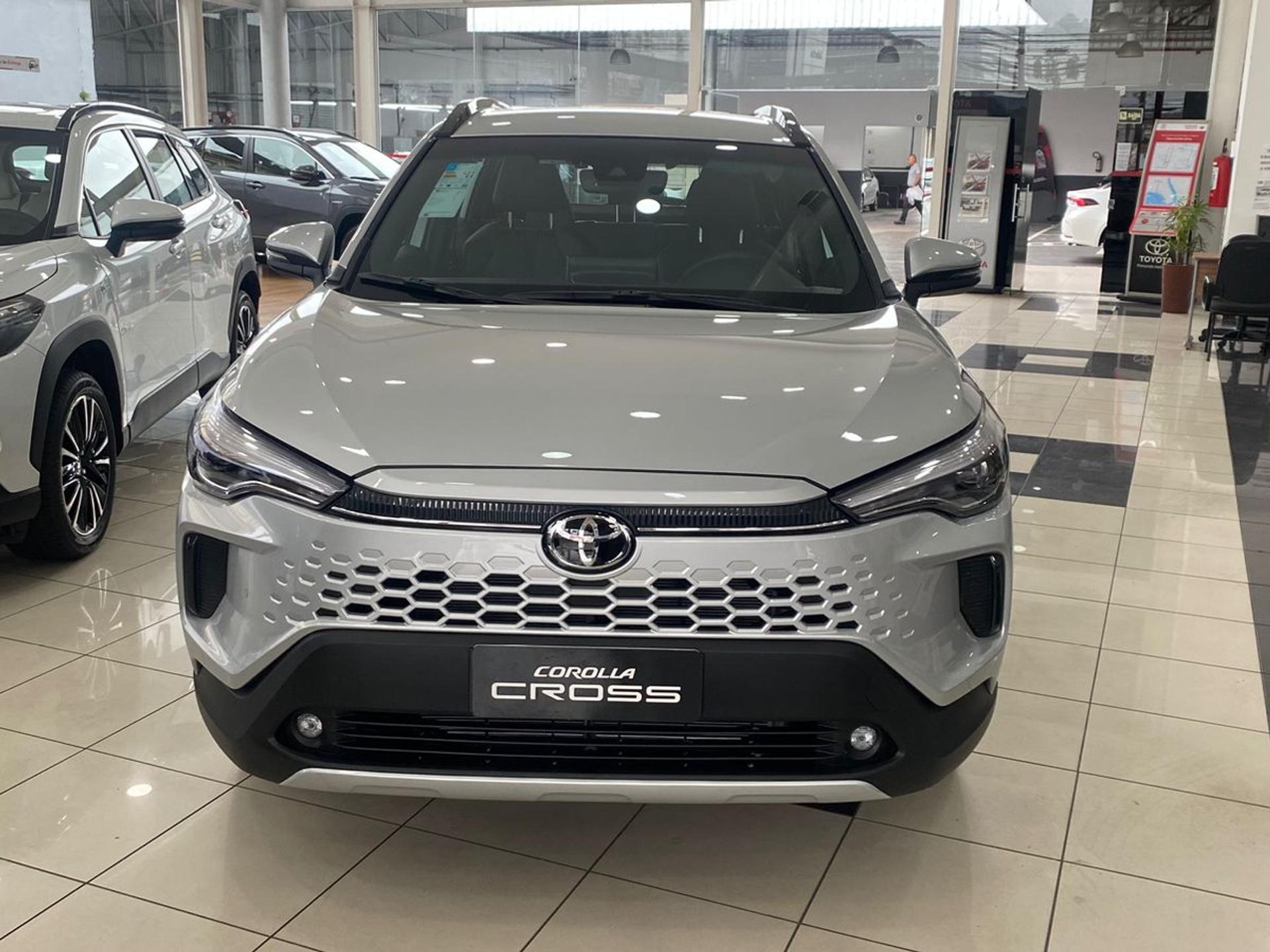 Toyota Corolla Cross XRE 2025
