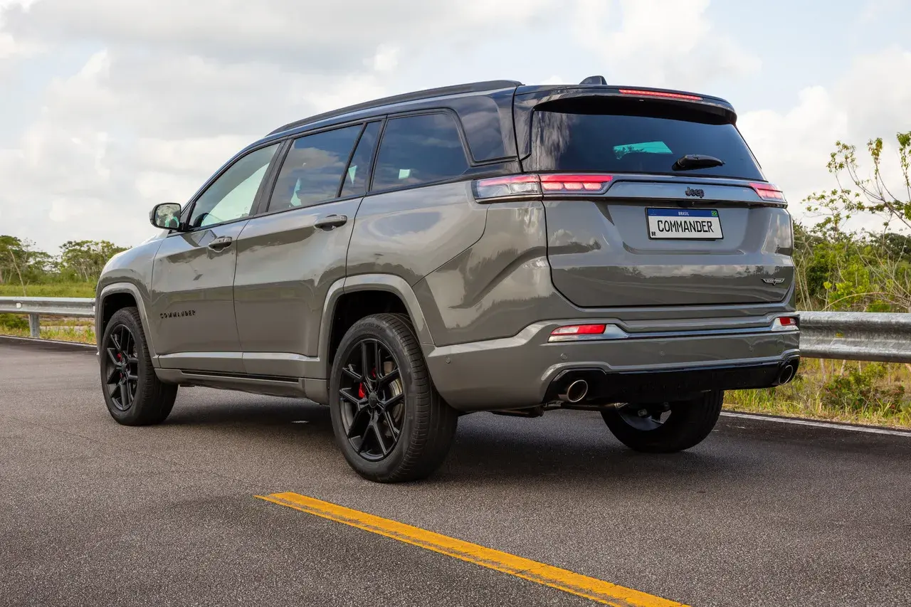Jeep Commander Blackhawk 2025
