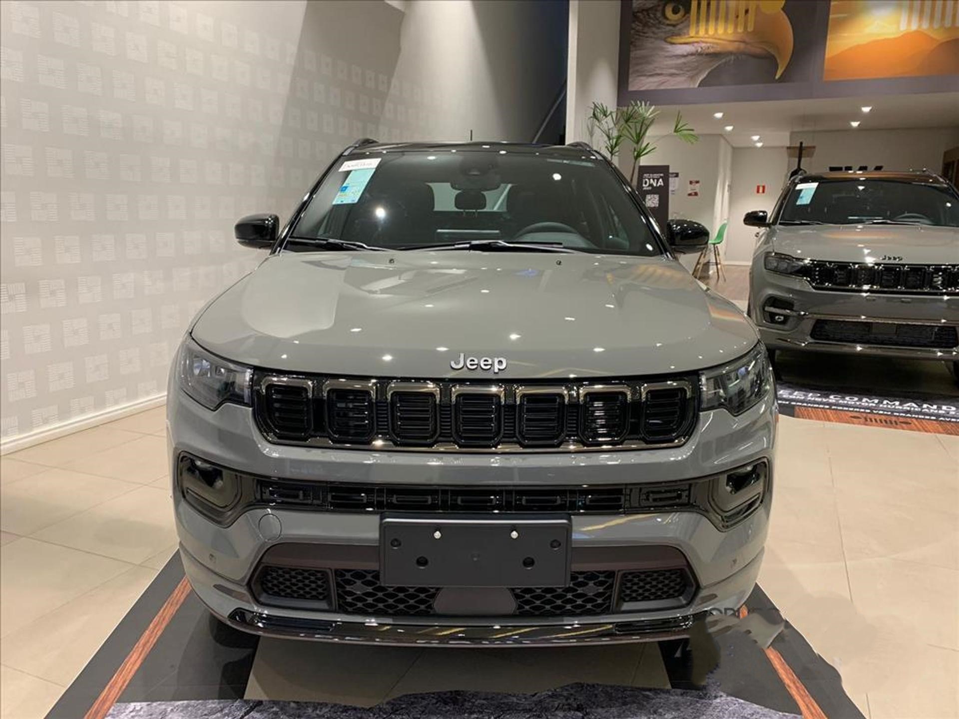 Jeep Compass Overland Hurricane 2025
