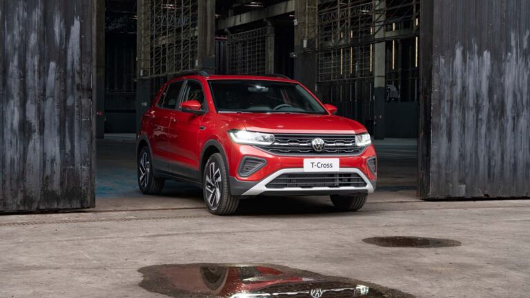 Volkswagen T-Cross 2025 chega com um visual renovado para manter liderança
