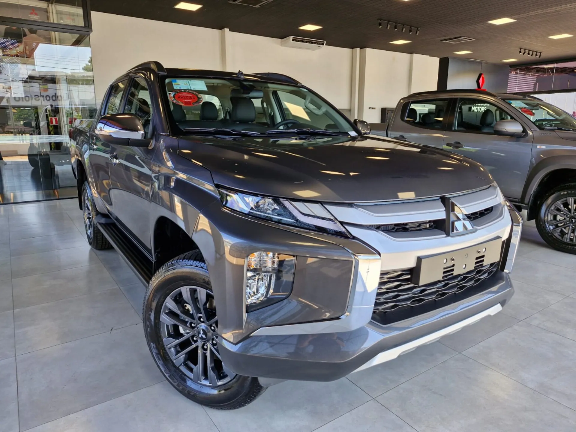 Mitsubishi encerra L200 após 34 anos de mercado e consolida Triton como única picape