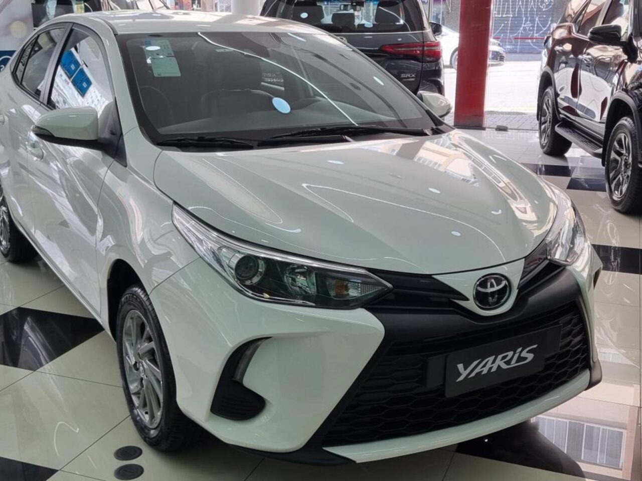 Toyota Yaris Sedan XS 2025