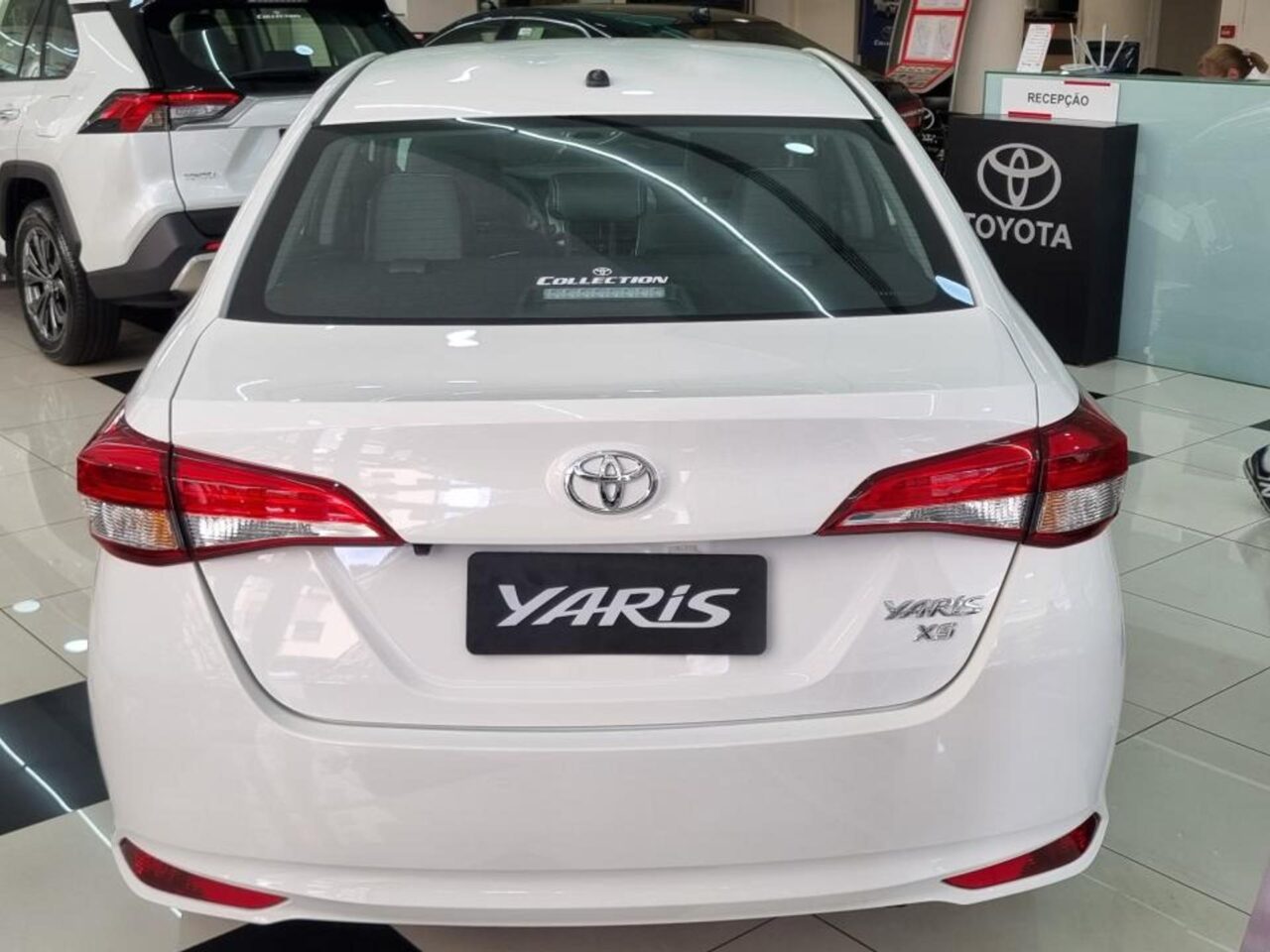 Toyota Yaris Sedan XS 2025