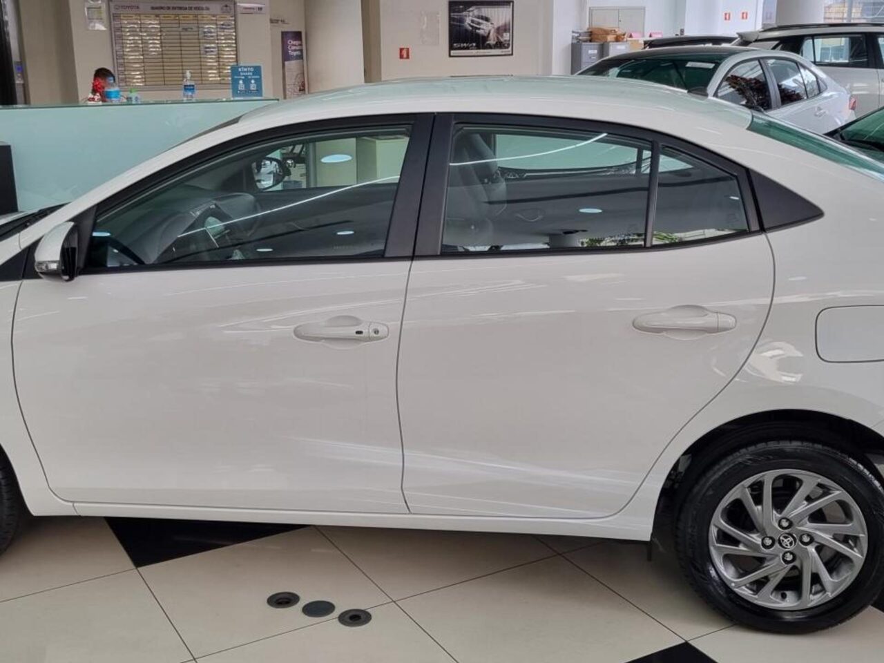 Toyota Yaris Sedan XS 2025