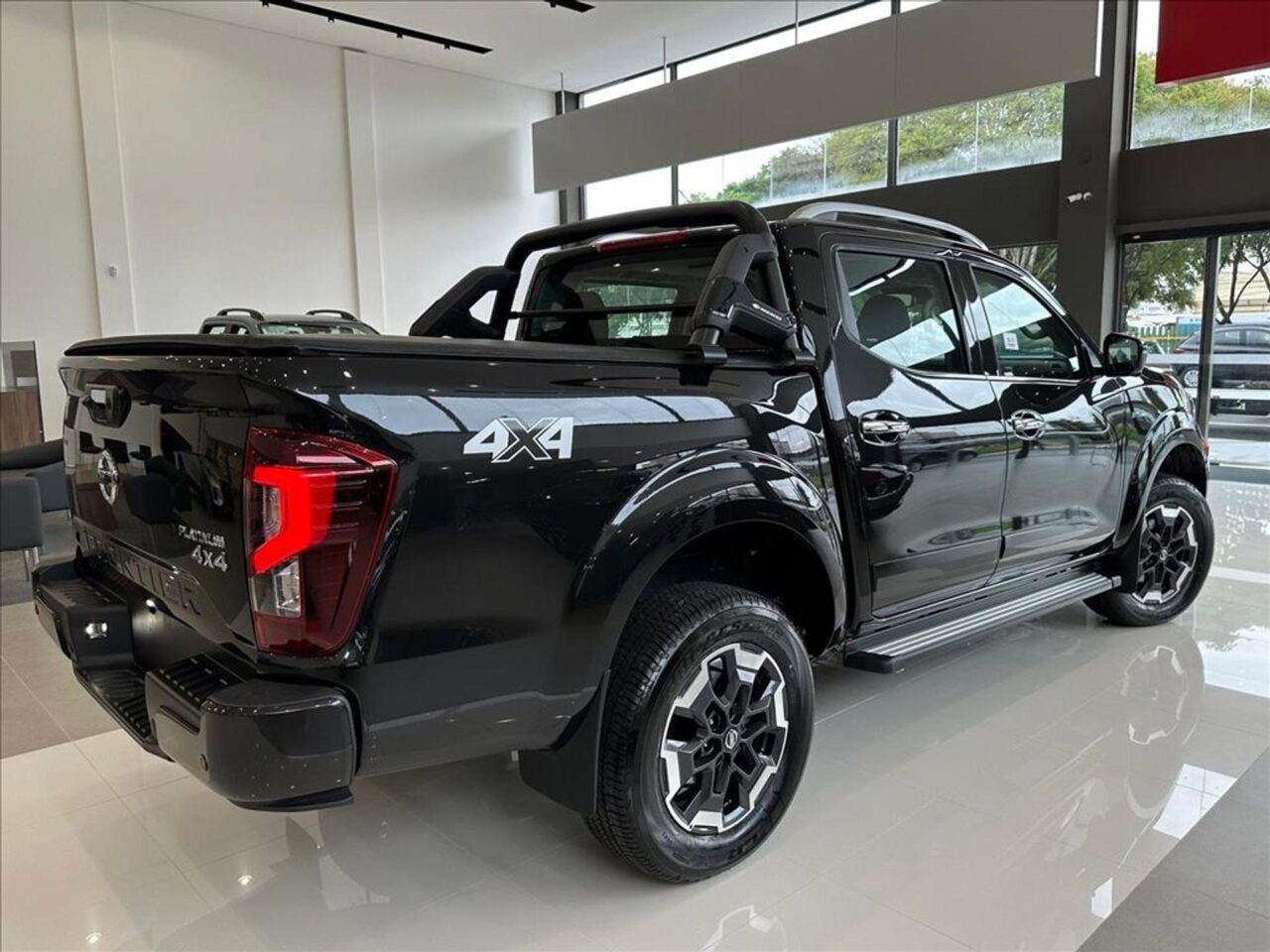 Nissan Frontier Platinum AT 2025