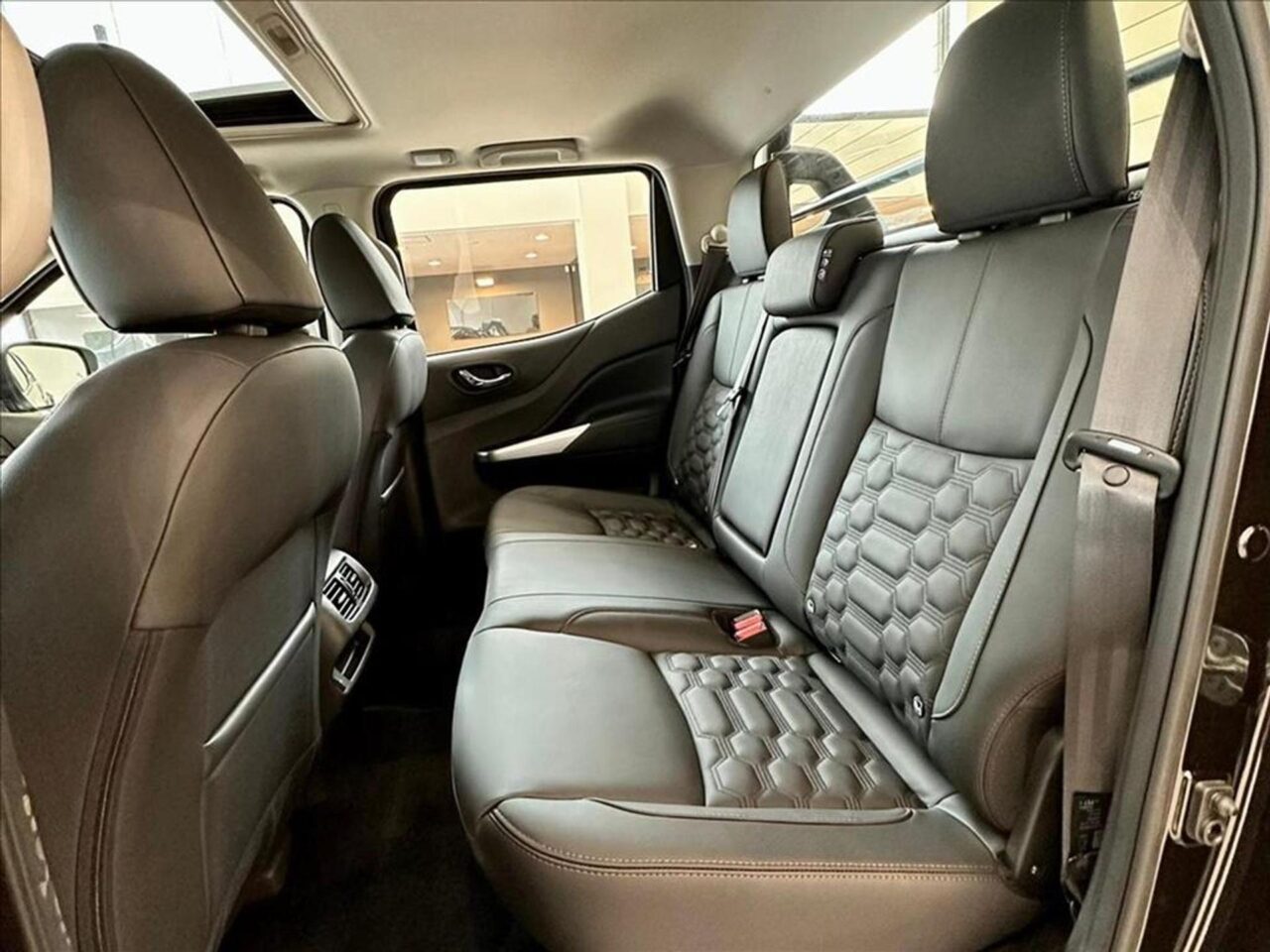 Nissan Frontier Platinum AT 2025
