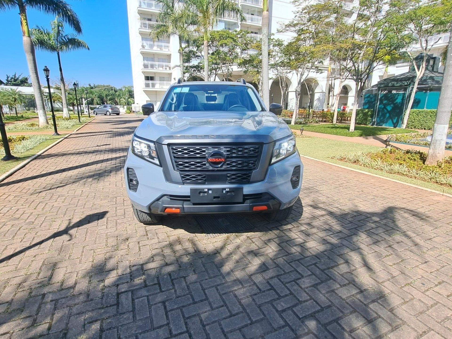 Nissan Frontier PRO-4X AT 2025