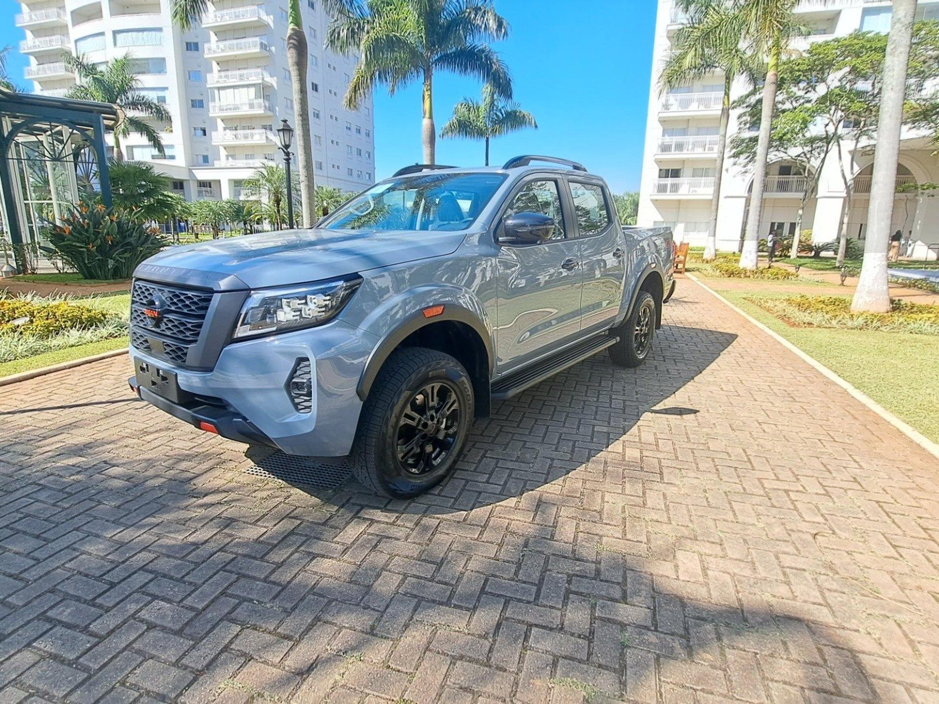 Nissan Frontier PRO-4X AT 2025
