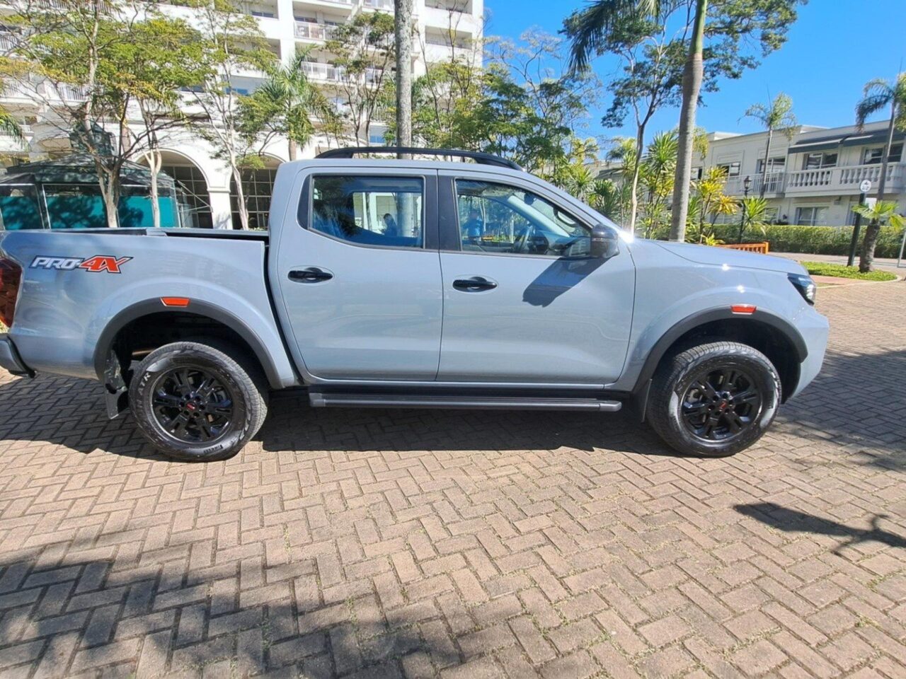 Nissan Frontier PRO-4X AT 2025
