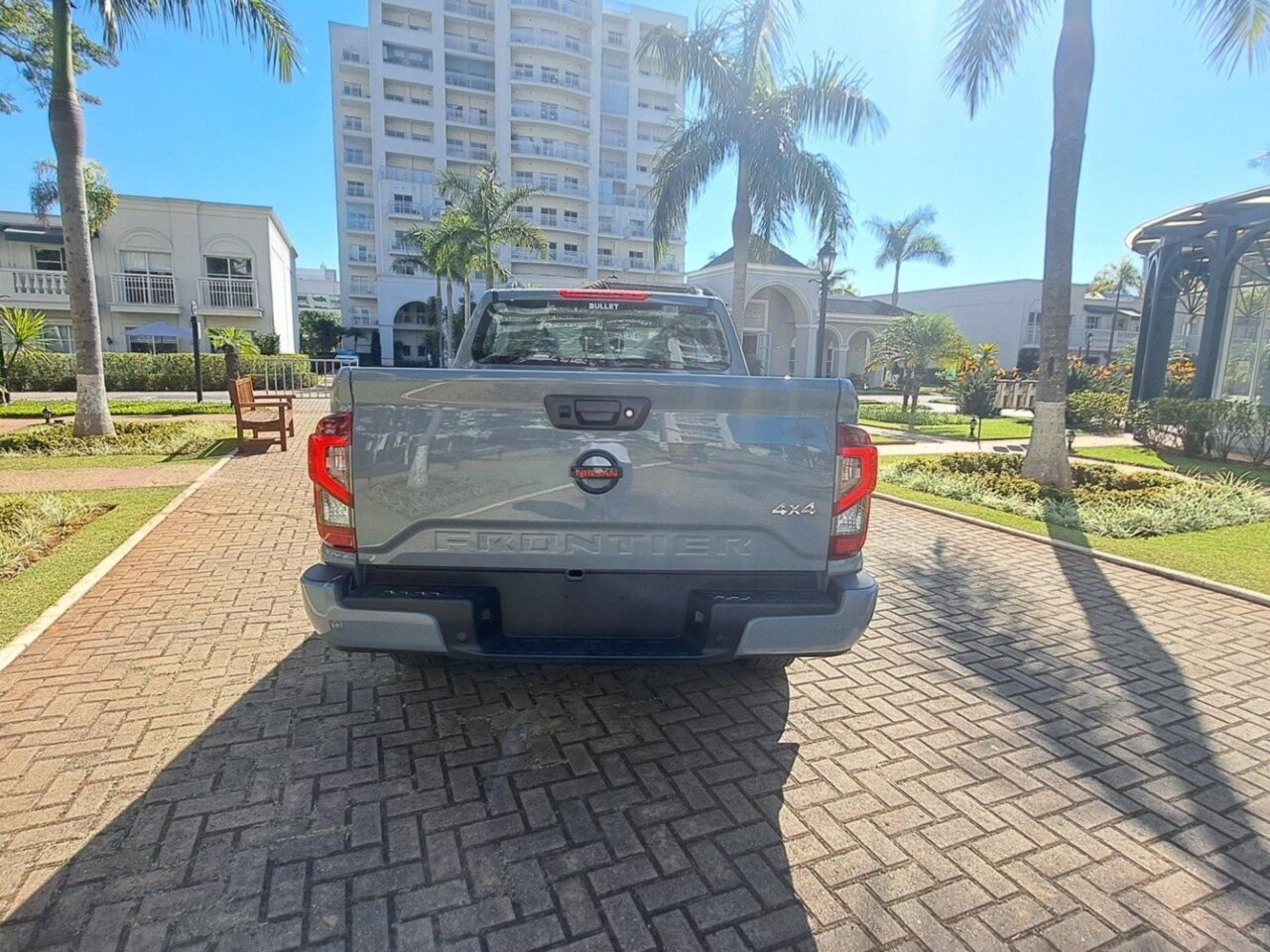 Nissan Frontier PRO-4X AT 2025
