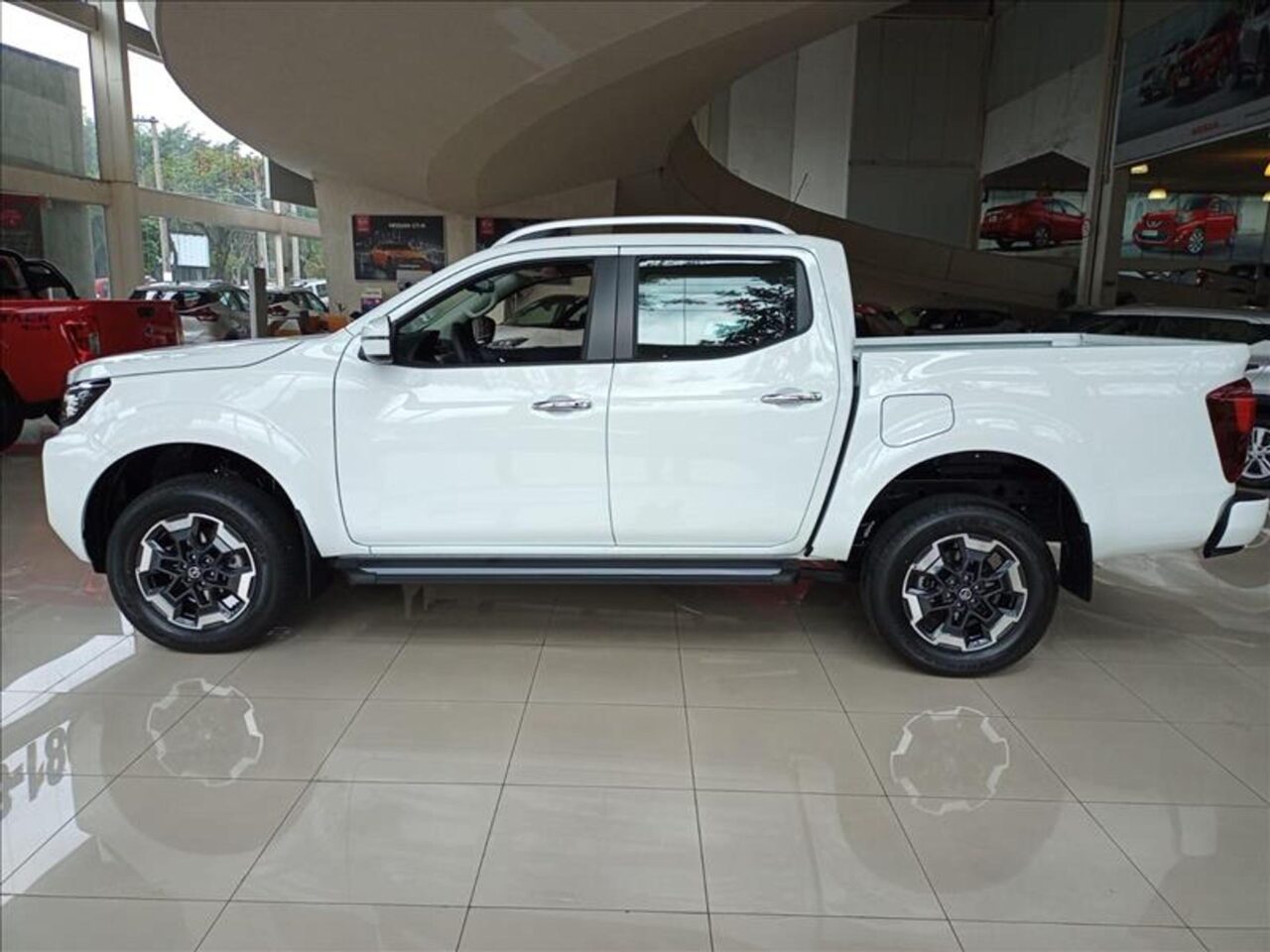 Nissan Frontier XE AT 2025