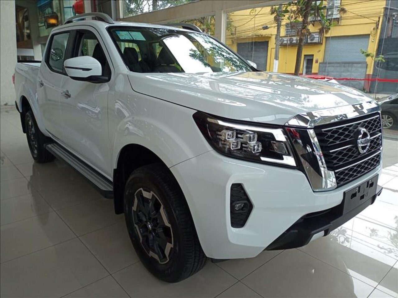 Nissan Frontier XE AT 2025