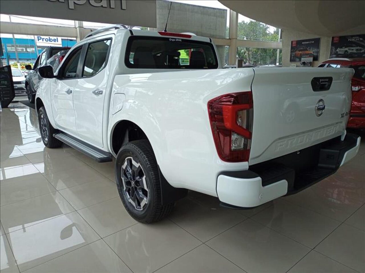 Nissan Frontier XE AT 2025